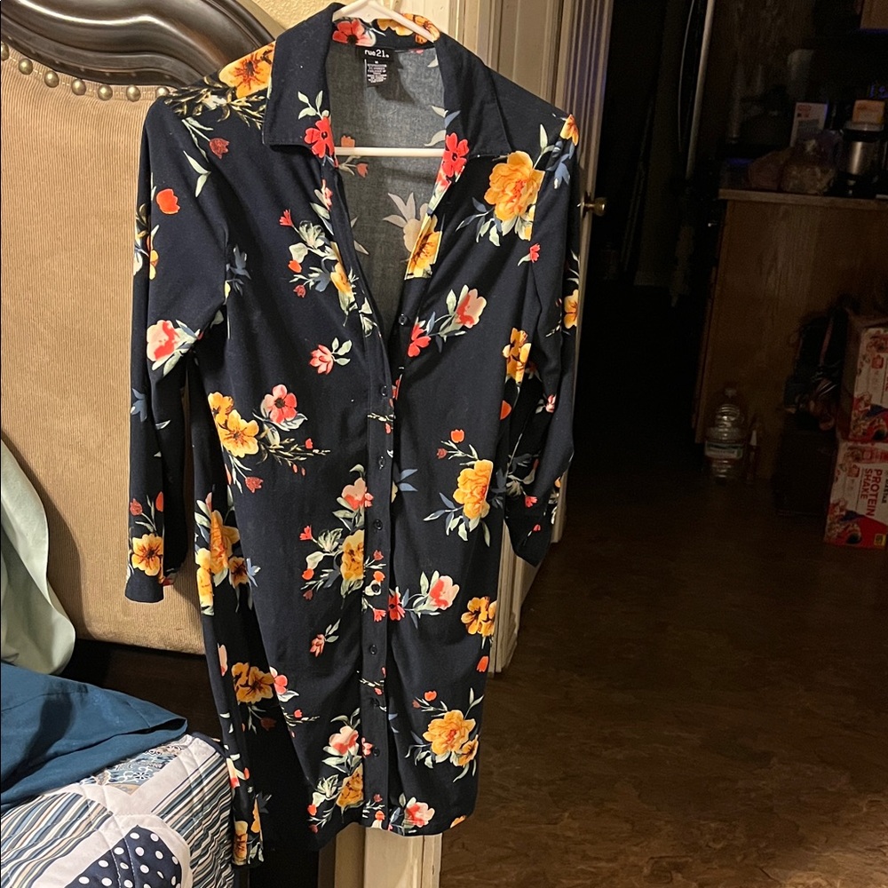 Floral Button-Up Dress - Picture 2 of 5